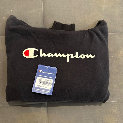 Champion sweatshirt new, size M