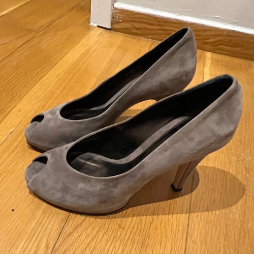 Gianvito Rossi women's peep toe gray shoes like new