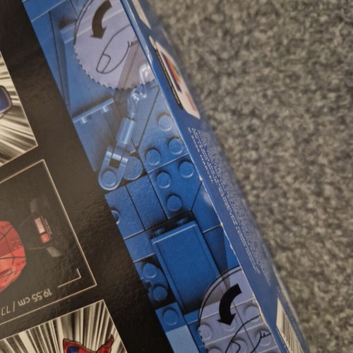 Lego Marvel Spider-Mans Mask 76285 new, signed by designer