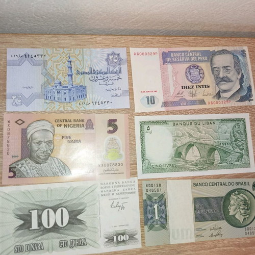 Lot of 6 uncirculated foreign banknotes like new