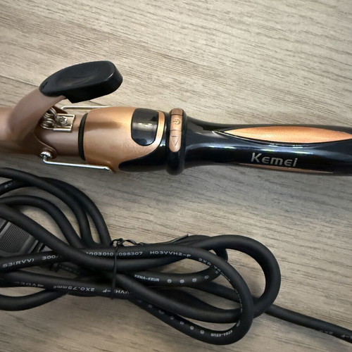 Kemei 32mm Curling Iron Like New for Natural Curls