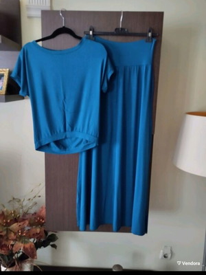 Clothing bundle like new, size large