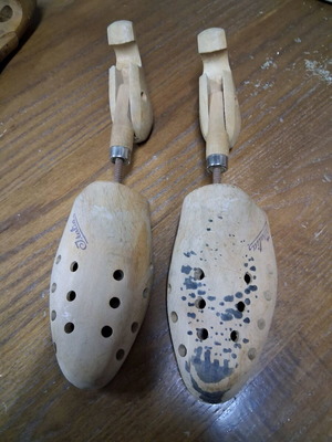 Shoe stretchers pair used, both together