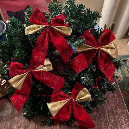 Christmas decorative wreath like new