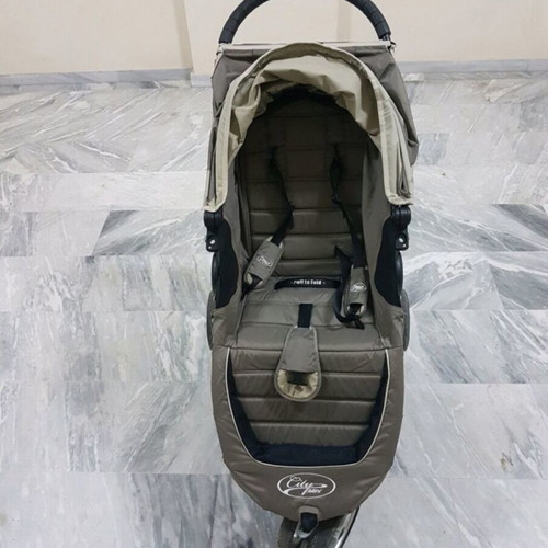 Baby Jogger City Mini Stroller like new, one-hand fold
