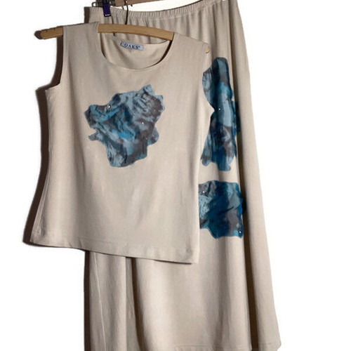 OAKS Twin Set like new beige with blue abstract watercolor motifs M/L