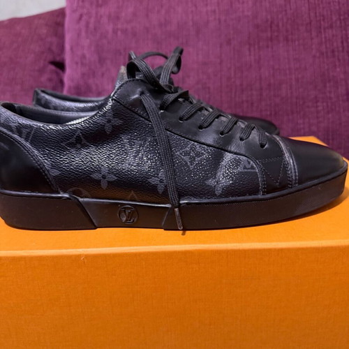 Louis Vuitton shoes black size 42 like new