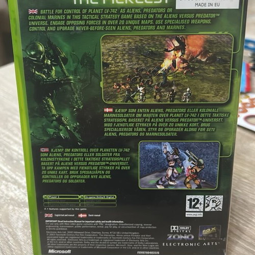 Aliens vs Predators Extinction used, small box damage