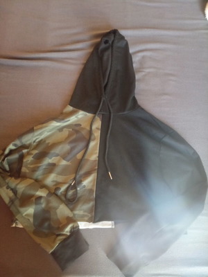 Cropped hoodie like new, worn few times