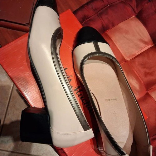 Andres Machado two-tone pumps with 6cm square heel like new, size 44