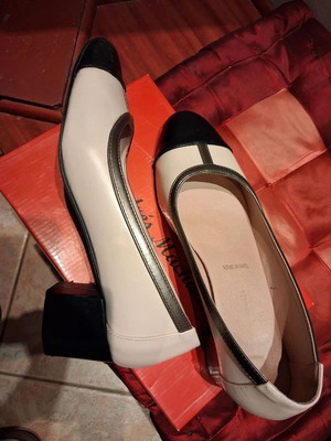 Andres Machado two-tone pumps with 6cm square heel like new, size 44