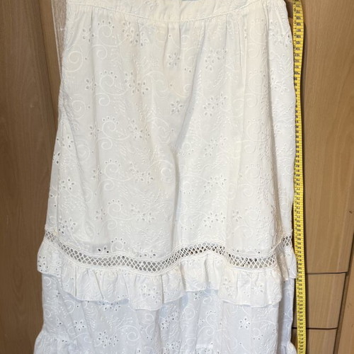 Skirt size M cotton like new, white with lining and cord