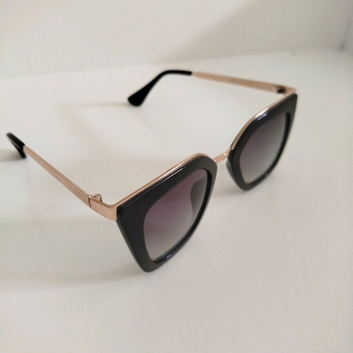 Sunglasses like new with ombre lenses and gold frame