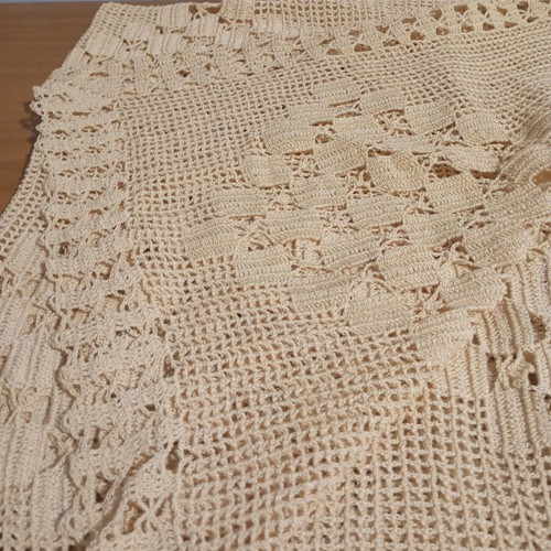 Handmade tablecloth like new