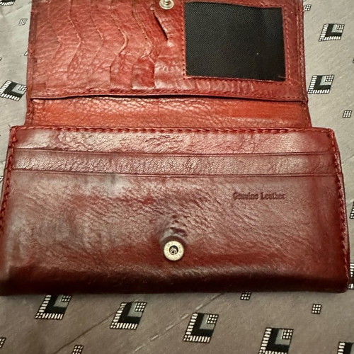 Leather women's wallet medium size used, burgundy