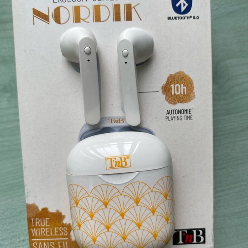 Nordik headphones used, wireless