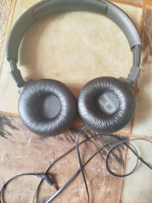 JBL headphones like new