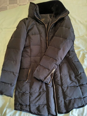 Zara women's coat size M used, black with hood and zipper