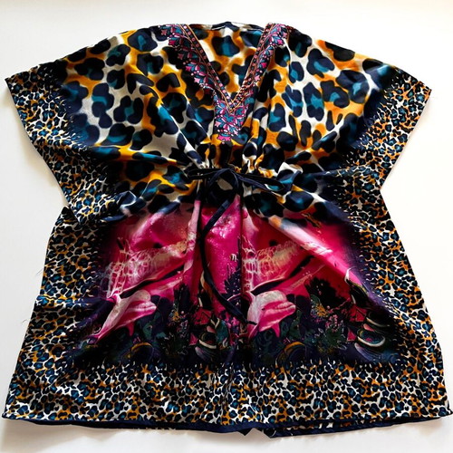 Kaftan boho with pink sharks like new