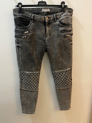 Zara gray jeans size 40 with zippers like new