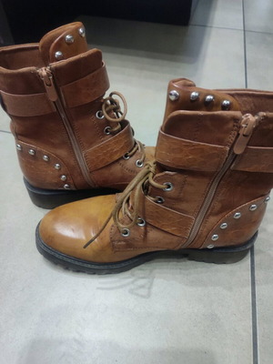 Erynn women's biker boots tanned size 38 like new, croco print