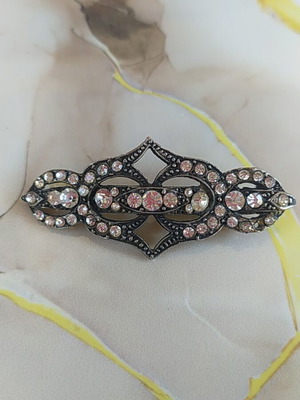 Women's brooch