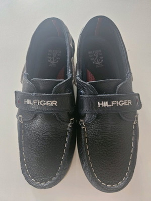 Tommy Hilfiger δερμάτινα παιδικά παπούτσια σε άριστη κατάσταση