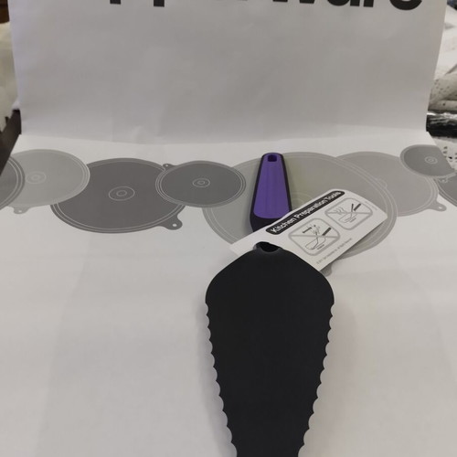 Tupperware Serving Spatula new, ergonomic design