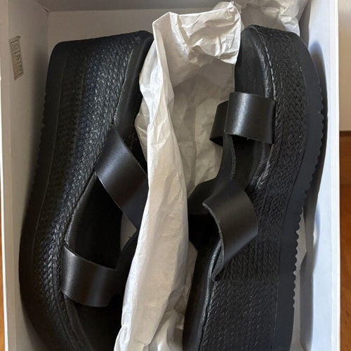 Leather platform sandals black size 37.5, like new, handmade