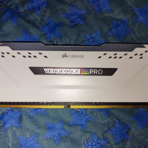 Corsair Vengeance Pro 8GB DDR4 RAM 3200MHz CL16 with ARGB lighting