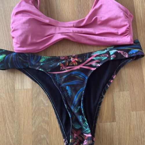 Bikini small sugar free top and funky Buddha bottom like new, black and pink