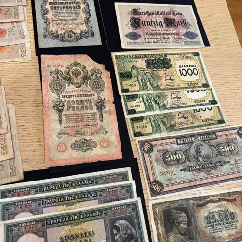 Old banknotes like new, drachmas, rubles, mark