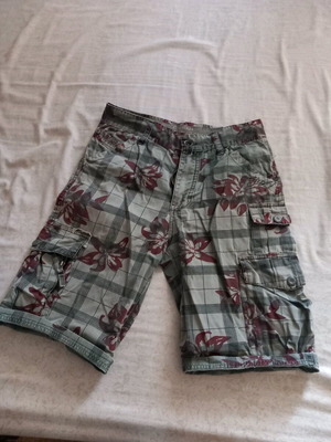 Men's Bermuda shorts like new, slim fit, size M