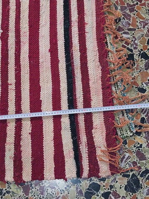 Woven runner like new 0.68 x 2.20