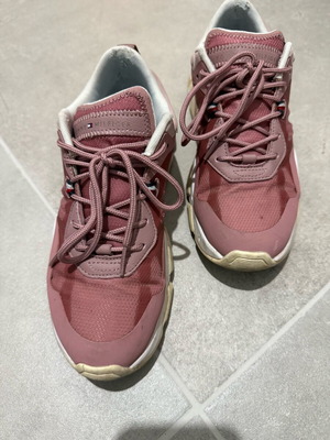 Tommy Hilfiger sport shoes used, size 39, pink