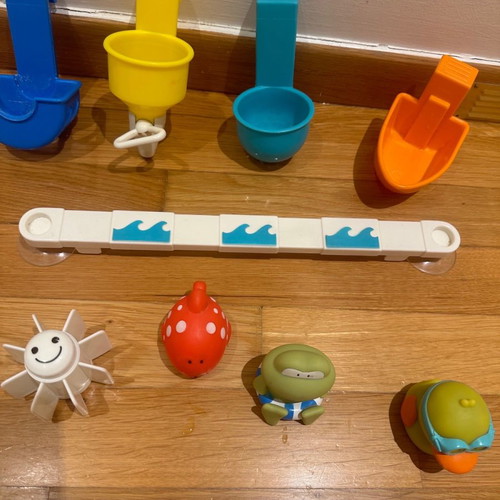 Elc bath toy rod used with suction cup