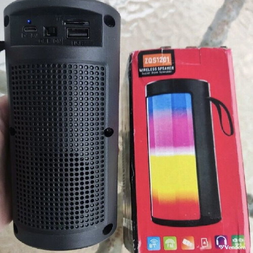 Wireless Bluetooth music speaker new with battery and light effects