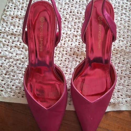 Satin heels fuchsia like new, size 38
