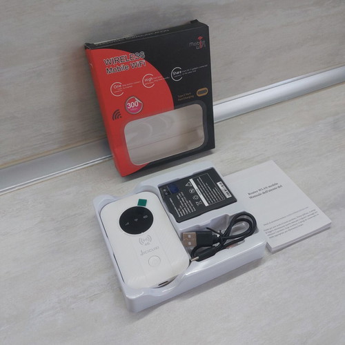 JICICUXI M5-E 4G LTE Mobile Wi-Fi Router new, 300 Mbps, Type-C fast charge