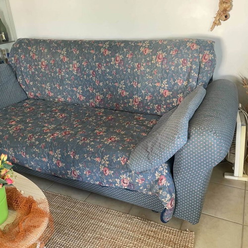 Sofa bed like new, three-seater with removable washable cover