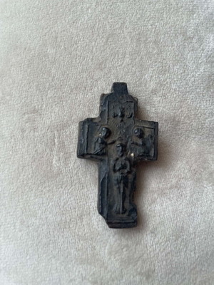 Gutta percha pressed horn crucifix, about 6 cm