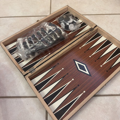 Backgammon and Chess 2 in 1 wooden game set new