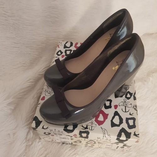 Miss KG By Kurt Geiger Grey Patent Court Shoes Size 38 Like New