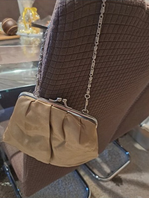 Vintage satin handbag new, gold color with metal chain