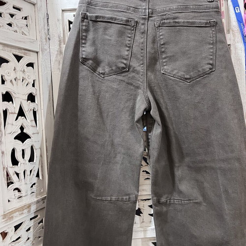 Unique jeans new, brown shade