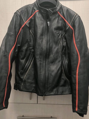 Dianese leather motorcycle jacket like new, size medium with removable lining