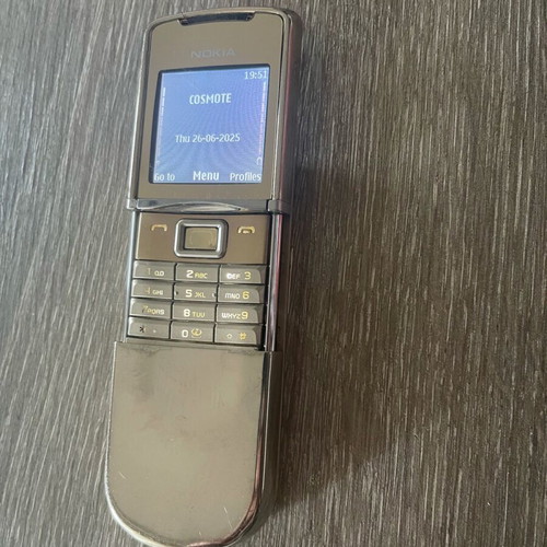 Nokia 8800 Sirocco gold used with minor crack