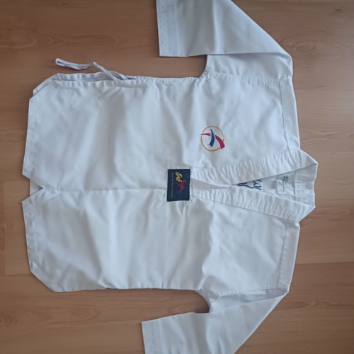 Taekwondo suit for height 130, like new