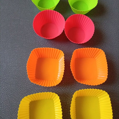 Silicone Molds New, Set of 8 with Round and Square Shapes