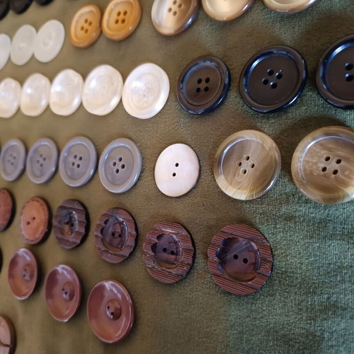 Vintage Retro Buttons set of 77 with 20 fabric buttons gift like new